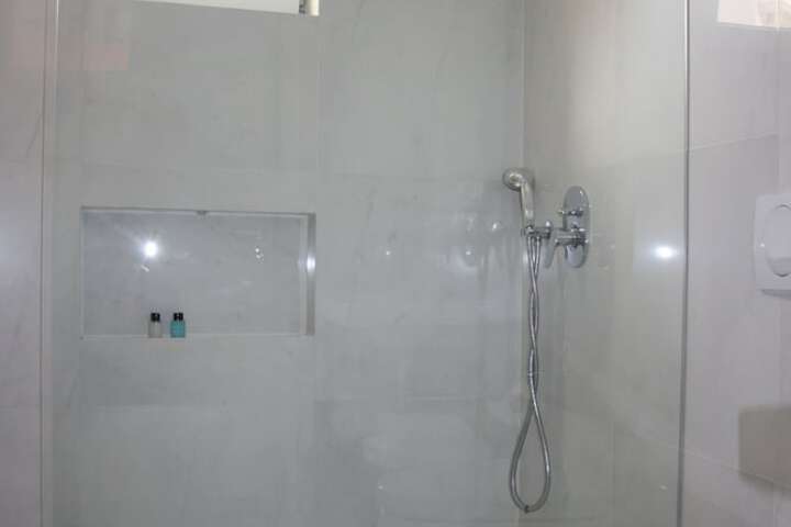 Room 152 of 253