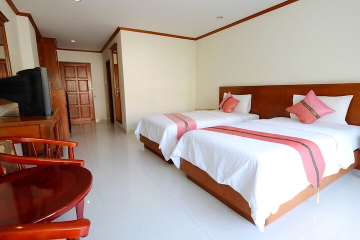 Room 15 of 40