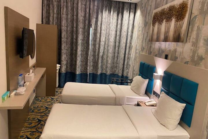 Room 18 of 33