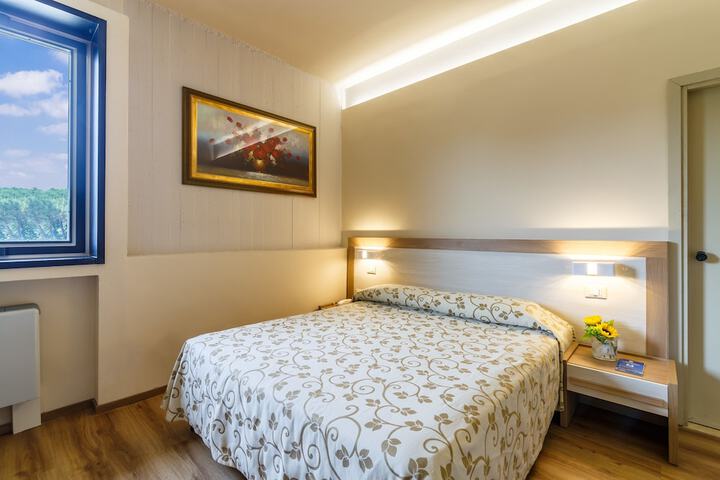 Room 9 of 47
