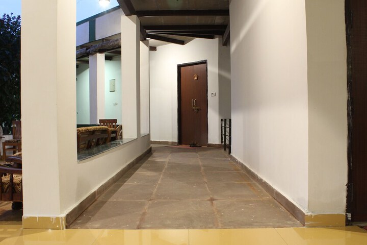 Ballroom/Hall 67 of 96