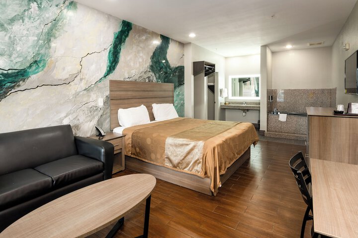 Room 15 of 76