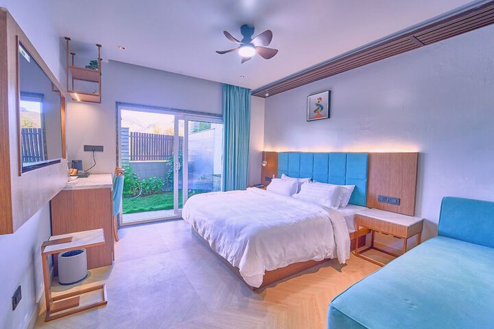 Room 25 of 100