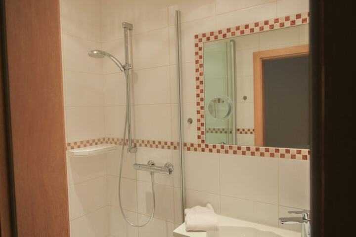 Room 19 of 34