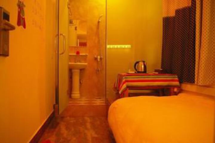 Room 35 of 201