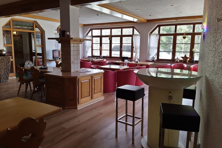 Lounge 60 of 71