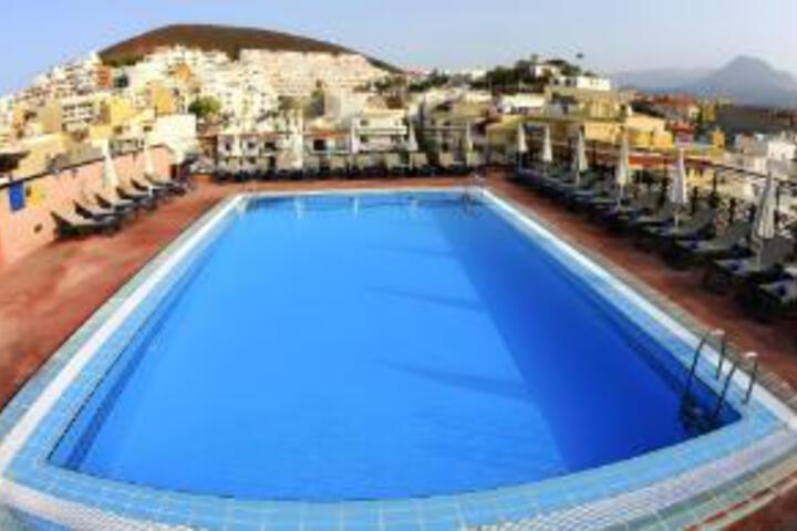 Pool Hotel