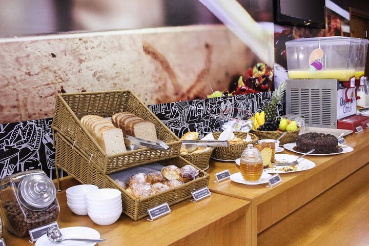 Breakfast/Coffee Service 28 of 56
