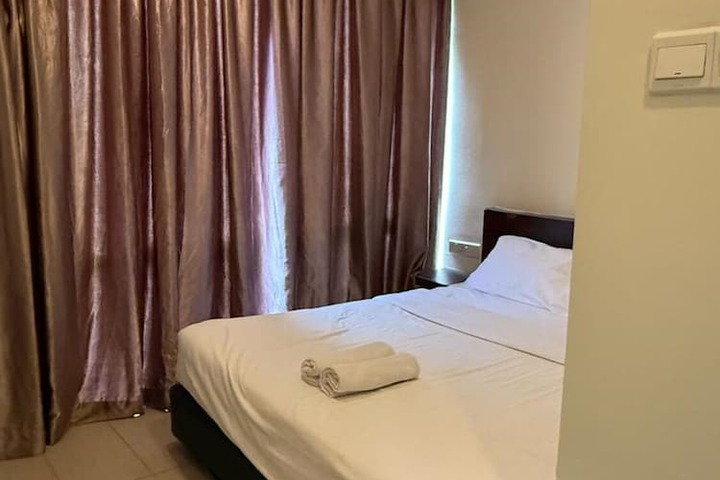 Room 7 of 28