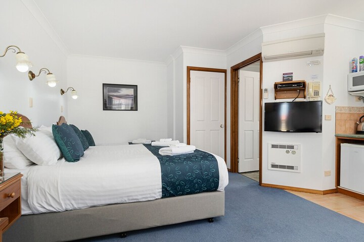 Room 86 of 244