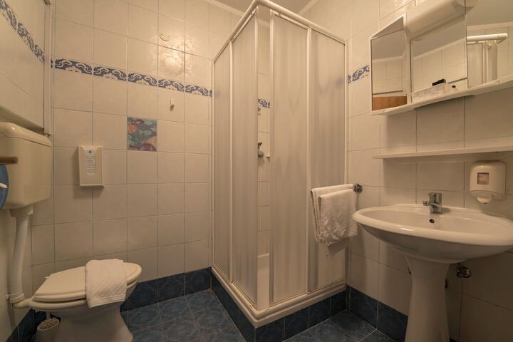 Room 22 of 29