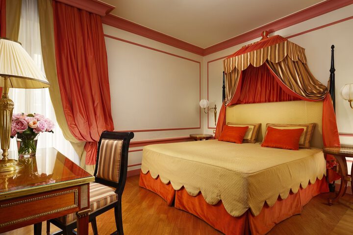 Room 10 of 61