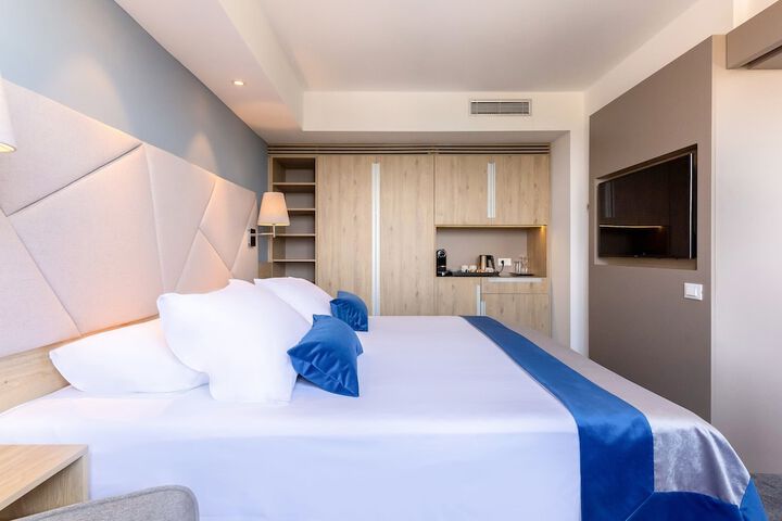 Room 15 of 70