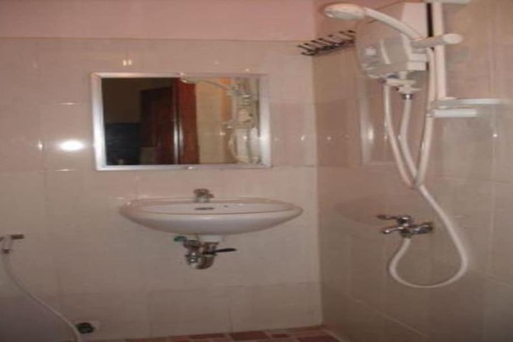 Room 11 of 24