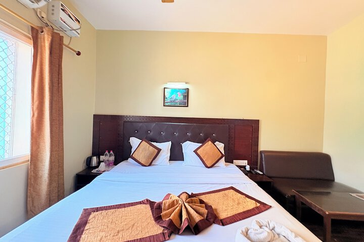 Room 8 of 28