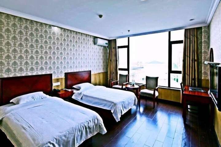 Room 16 of 22