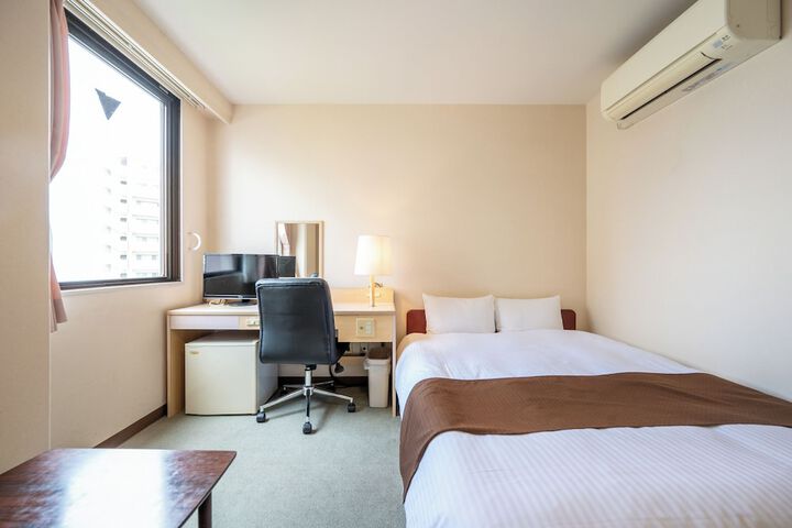 Room 10 of 36