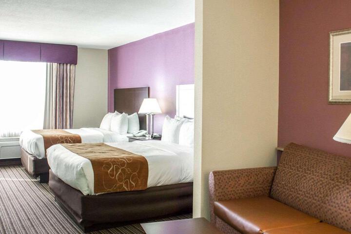 2 Queen Beds (6 of 8)