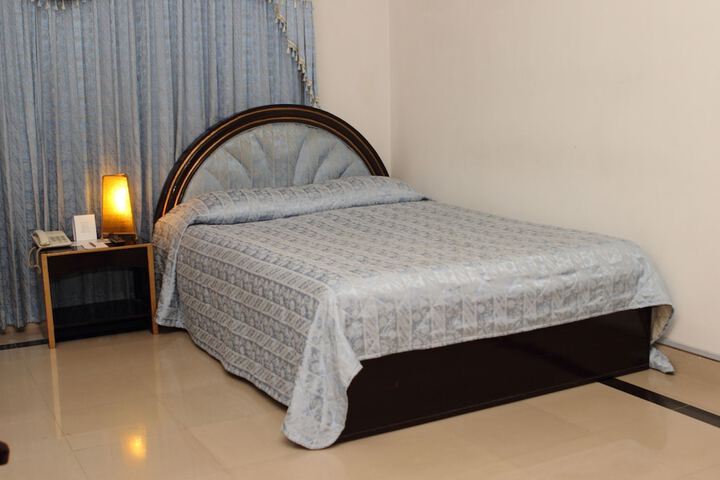 Room 9 of 27