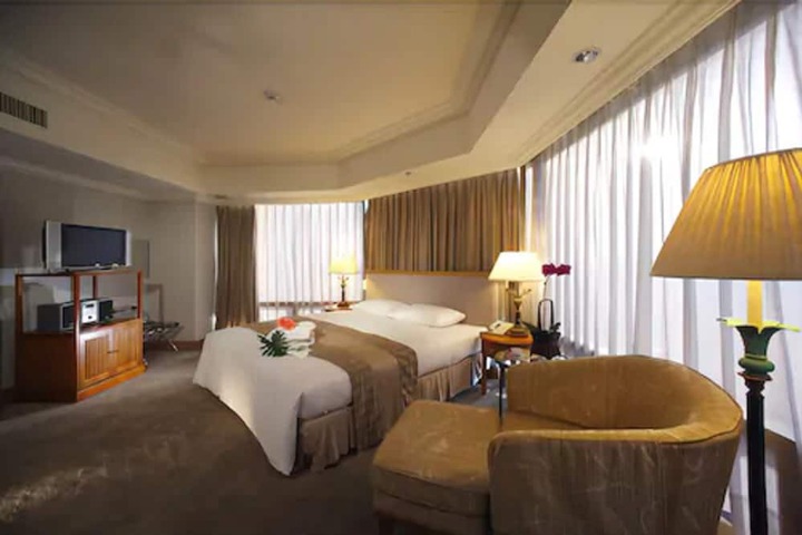 Room 22 of 42