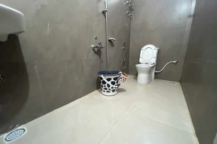 Room 7 of 8