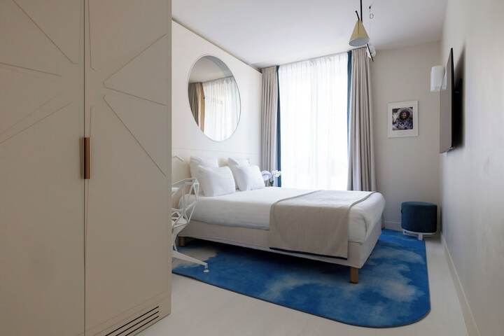 Room 65 of 133