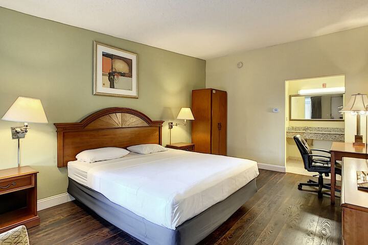 Room 7 of 15