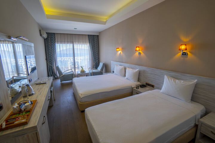 Room 50 of 177