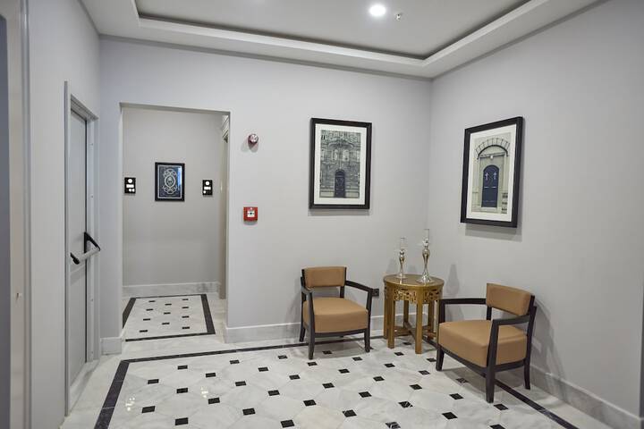 Ballroom/Hall 63 of 79