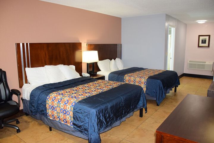 2 Double Beds (1 of 10)