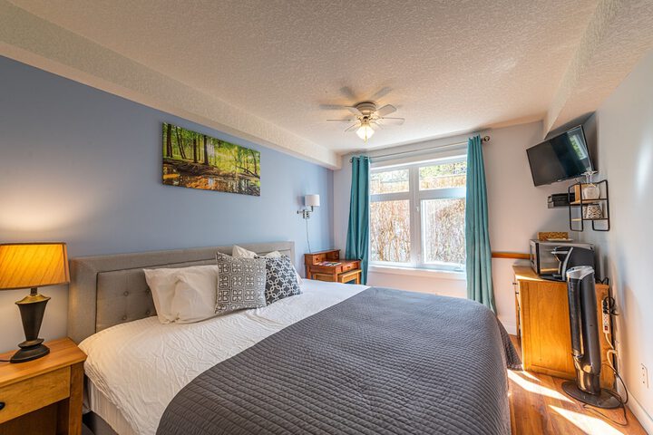 Room 3 of 16