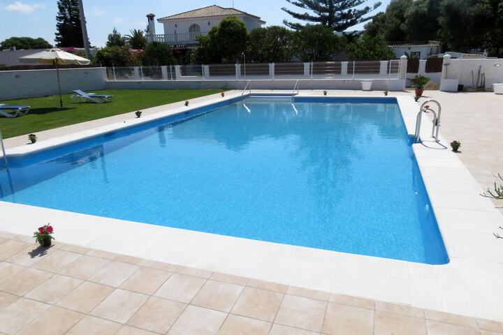 Hotel Pool