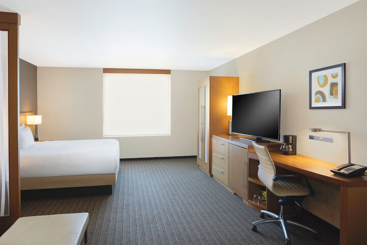 Room 7 of 33