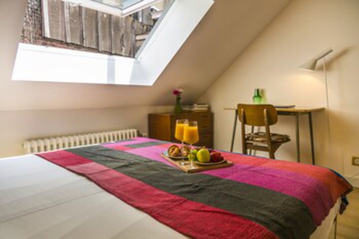 Room 43 of 69