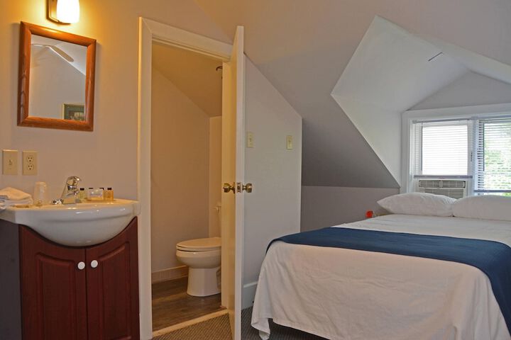 Room 53 of 93