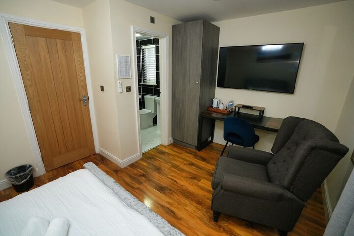 Room 25 of 121