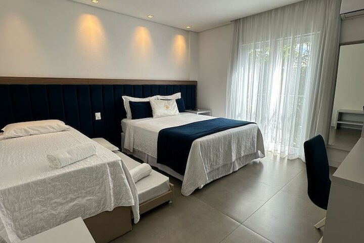 Room 16 of 38