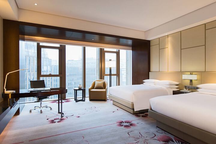 Room 10 of 50