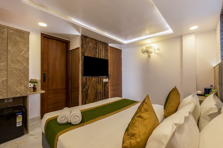 Room 7 of 17
