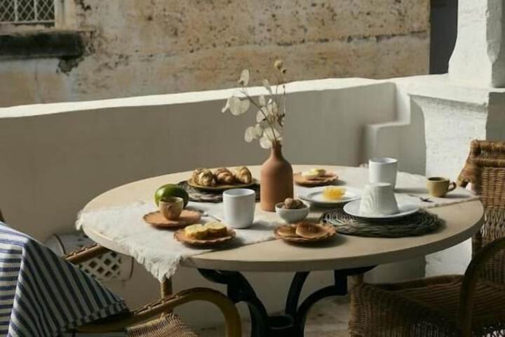 Breakfast/Coffee Service 70 of 101