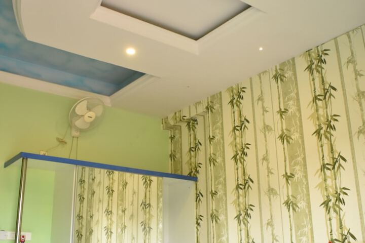 Room 15 of 37