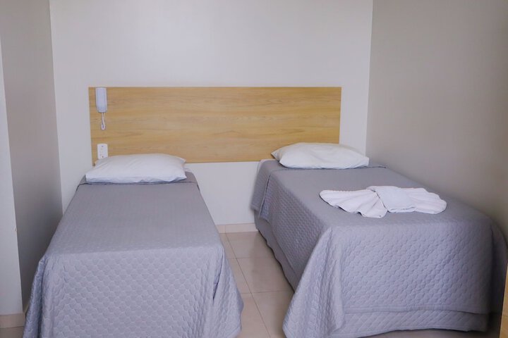 Room 2 of 17