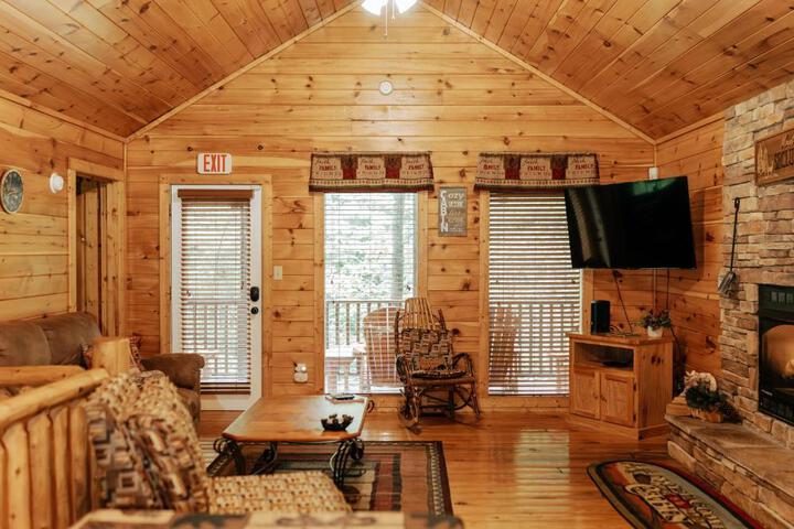 Mountain Seclusion in Sevierville, TN