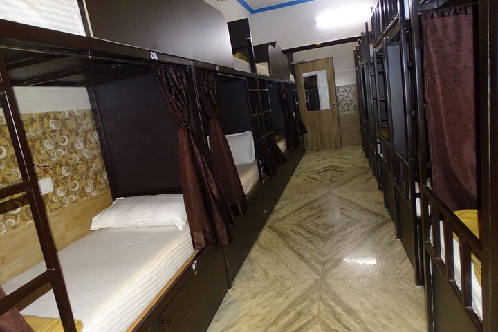Room 3 of 21