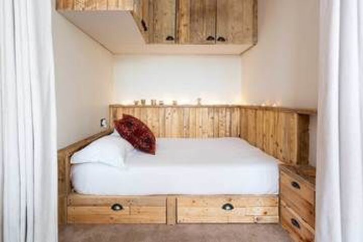 Room 3 of 20