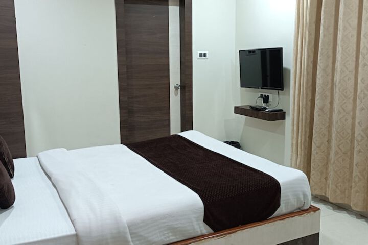 Room 13 of 40