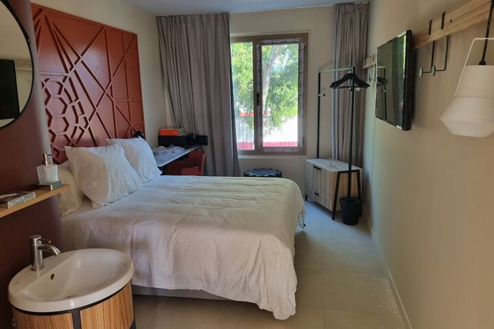 Room 3 of 55