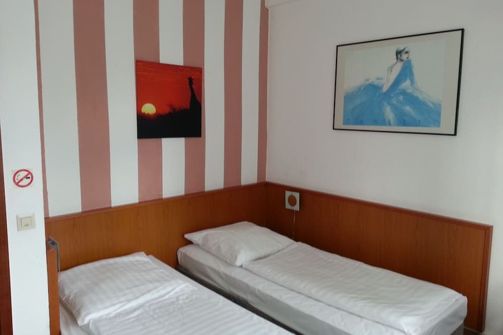 Room 5 of 21