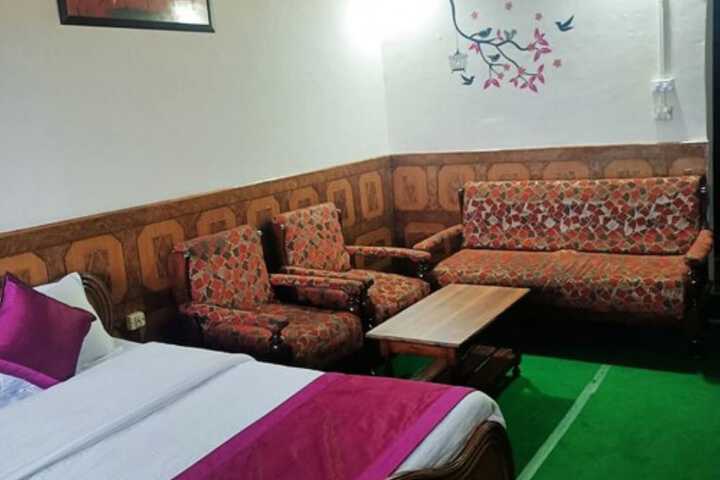 Room 8 of 19