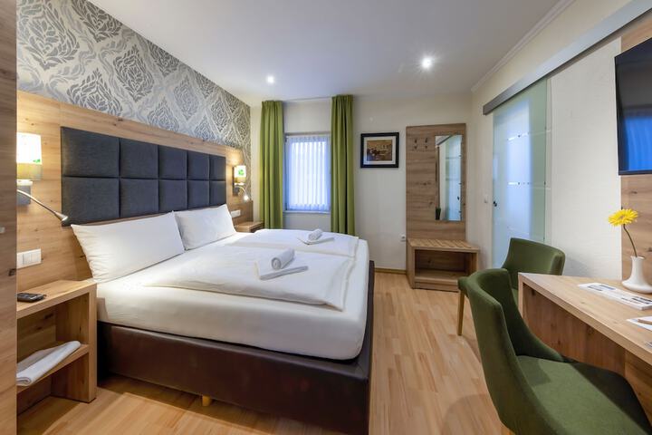 Room 38 of 140